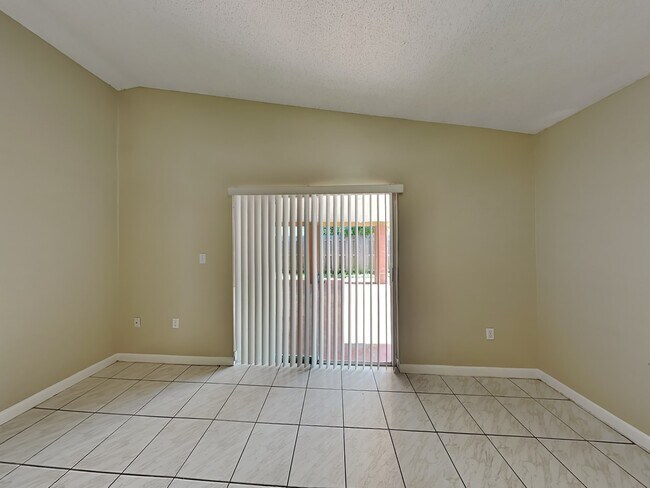 Foto del edificio - 3107 W 69th Pl