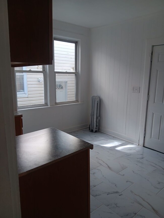 Foto del edificio - 1159-1161 W Front Street