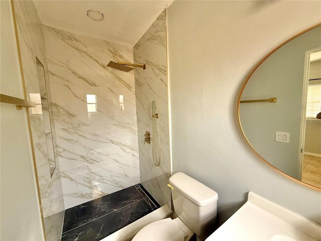 Foto del edificio - 139 Mayfair Cir