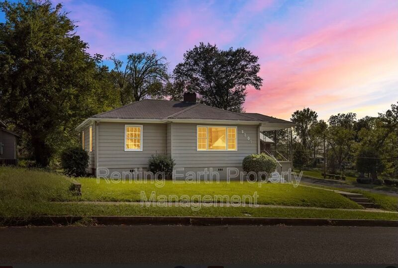 Foto principal - 2301 27th St W