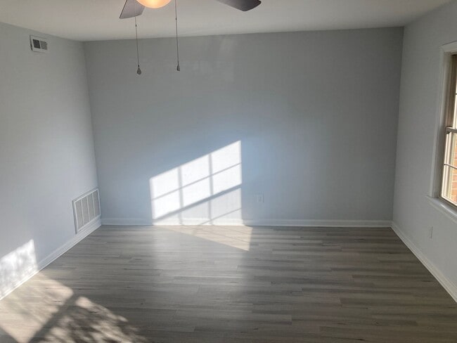Building Photo - 301 Advocate Ct