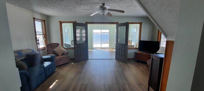 Building Photo - 4883 Cordes Rd