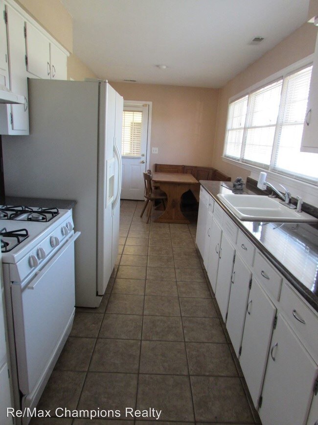 Building Photo - 3 br, 2 bath House - 4239 Greenridge Dr.