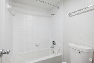 1BR, 1BA - 500SF - Bathroom - Woodberry Heights