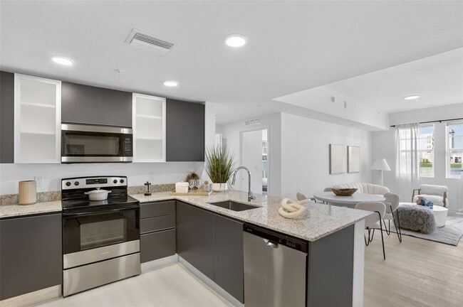 Building Photo - 5592 Pga Blvd