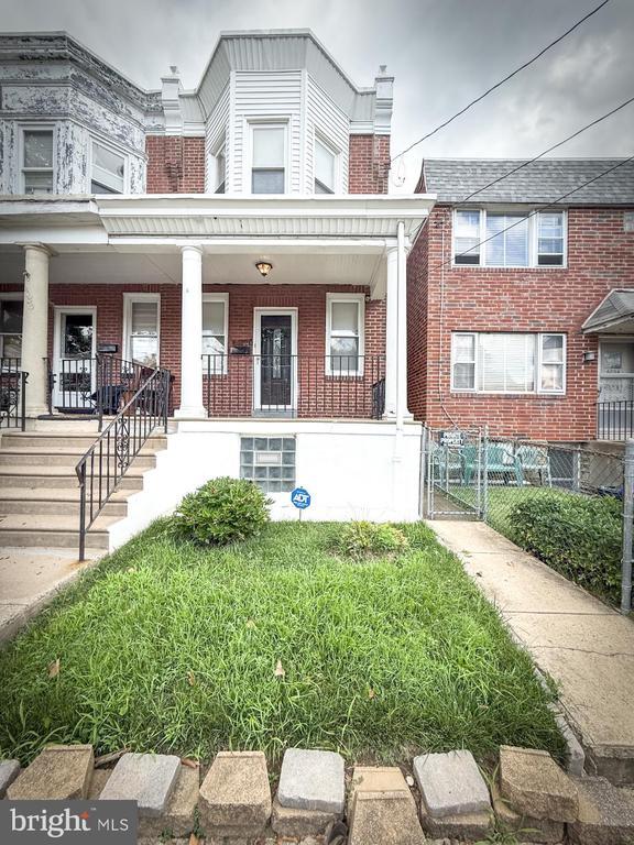 Building Photo - 6032 Lawndale St