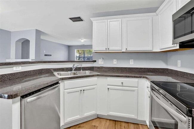 Building Photo - 3449 Parc Dr SW