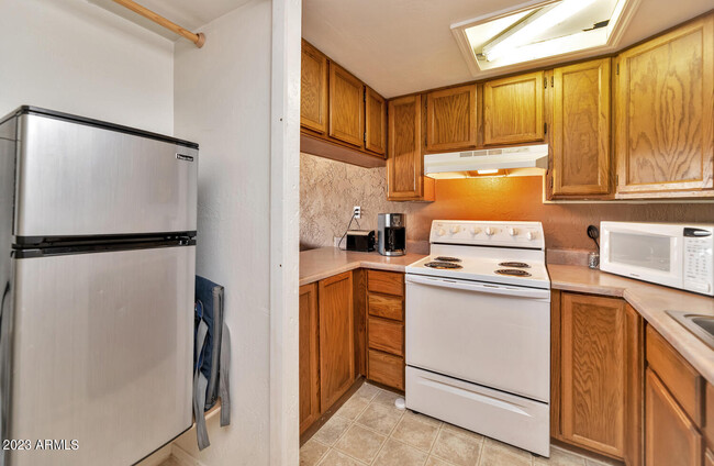 Building Photo - 778 W Wickenburg Way