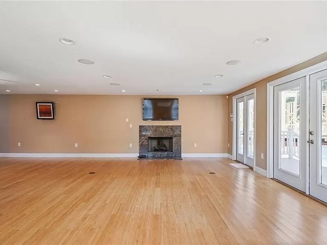 Foto del edificio - 6854 Catina St