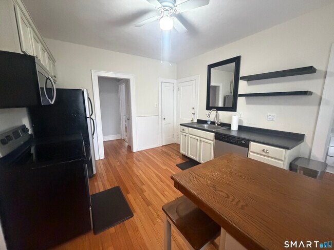 Foto del edificio - 65 Burr St