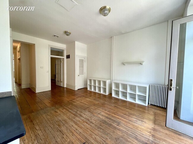 Building Photo - 33 2nd Pl