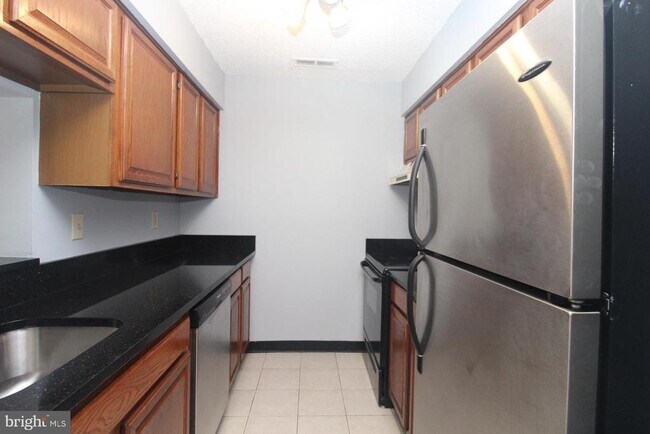 Building Photo - 814 Ravens Crest Dr