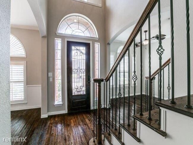 Building Photo - 3014 Abbey Ln