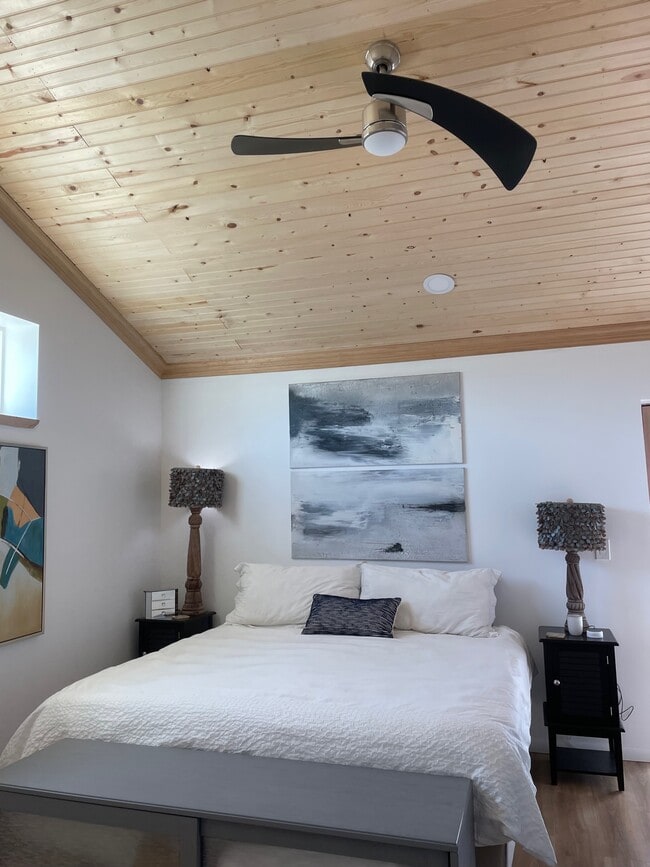 Building Photo - 1116 West 7th Street