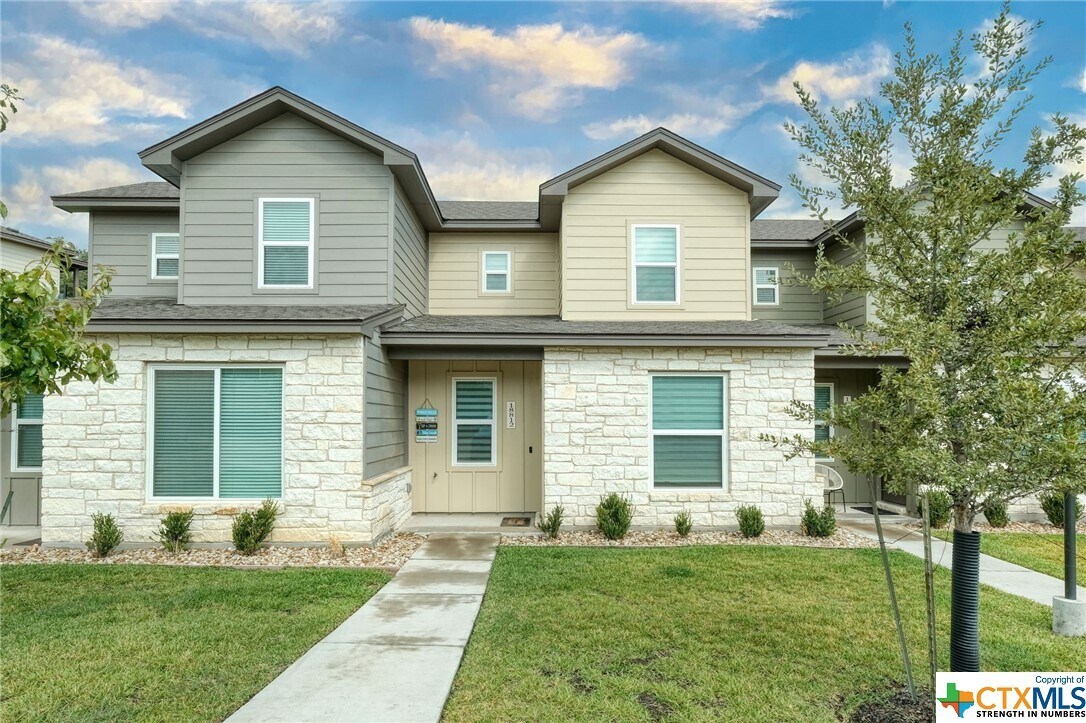 18812 Nicklaus Dr, Point Venture, TX 78645 Townhome Rentals in Point