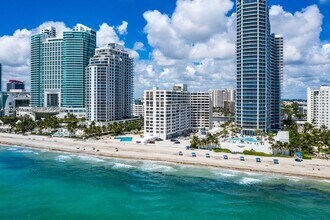Building Photo - 3505 S Ocean Dr