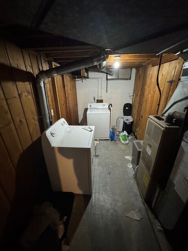 Foto del edificio - Large 7 bedroom house with 2 kitchens