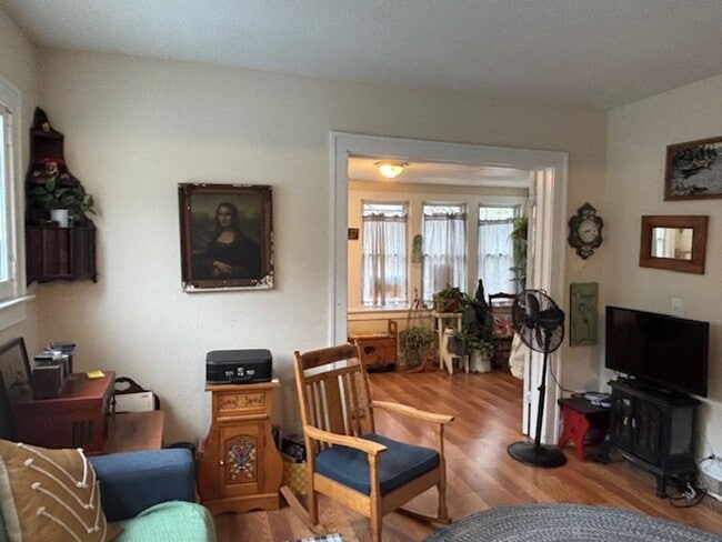 Foto del edificio - 2739 Buchanan St NE