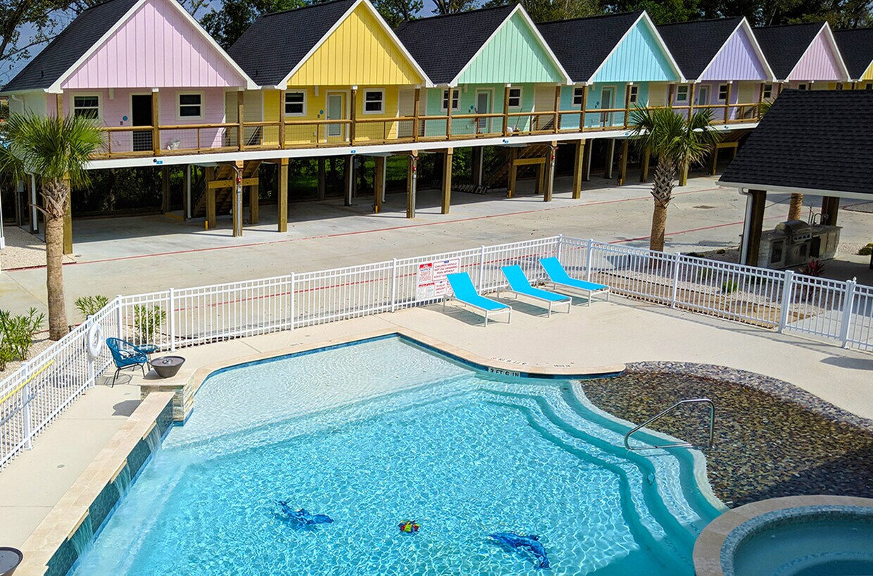 Beautiful Cabins with Pool views! - 4001 Old Highway 146