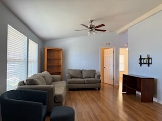 Foto del edificio - 2166 Camellia Dr