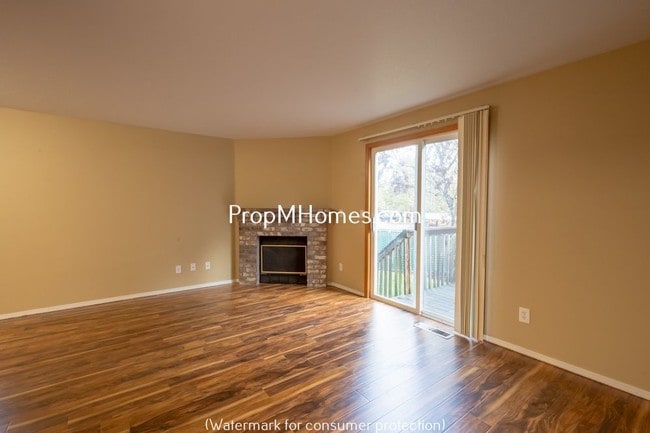 Building Photo - 15452 SW Donna Ct