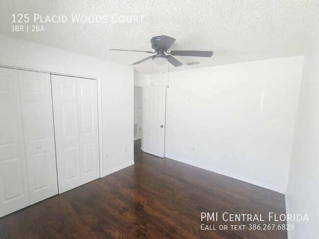 Foto del edificio - 125 Placid Woods Ct