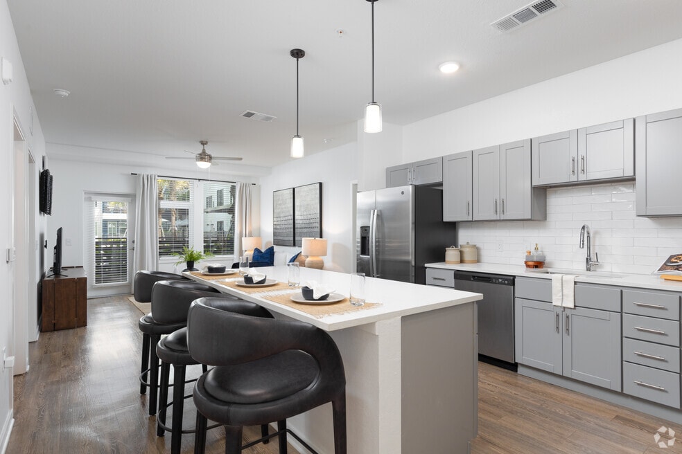 Photo inspiration: Luxury Apartments With Personalized Housekeeping Reference: Universal Luxury 1 Bedroom Apartments For Rent
