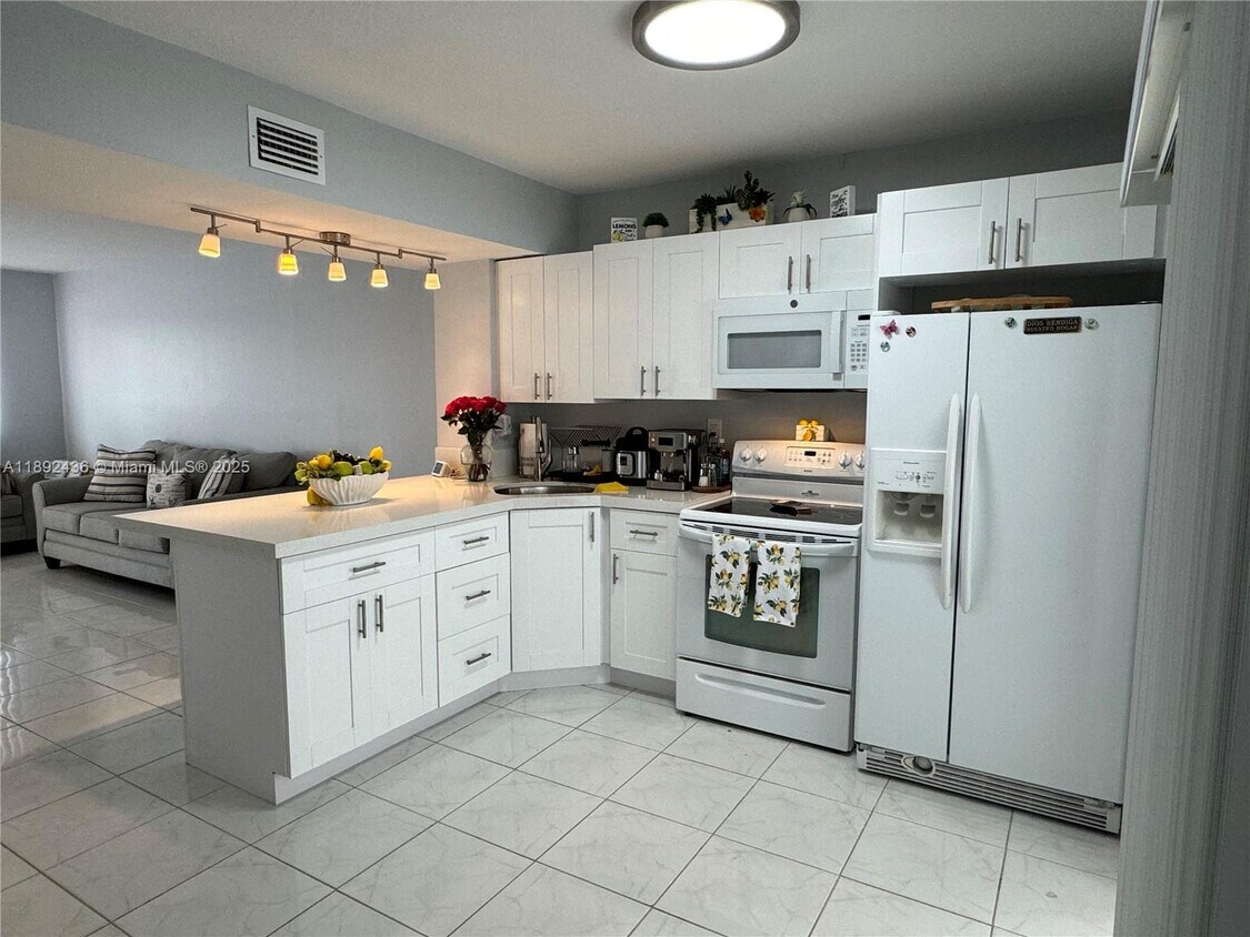 Primary Photo - 1817 SW 107th Ave