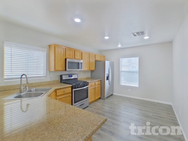 Foto del edificio - 5915 Balsam Pine Dr