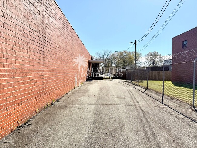 Foto del edificio - 1012 N Raleigh St