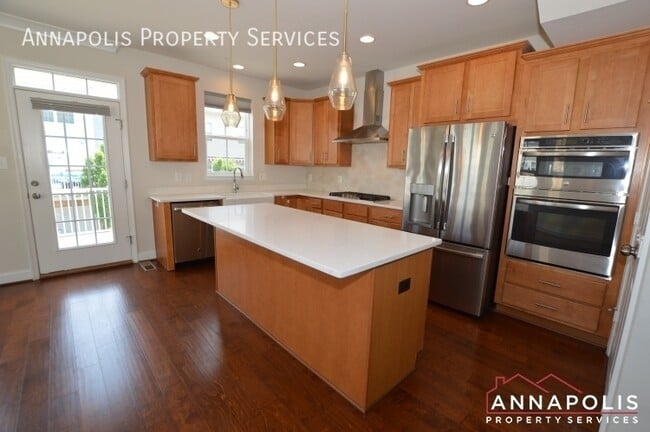 Building Photo - 114 Waterline Ct