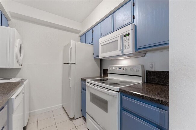 Foto del edificio - 13151 Walden Rd