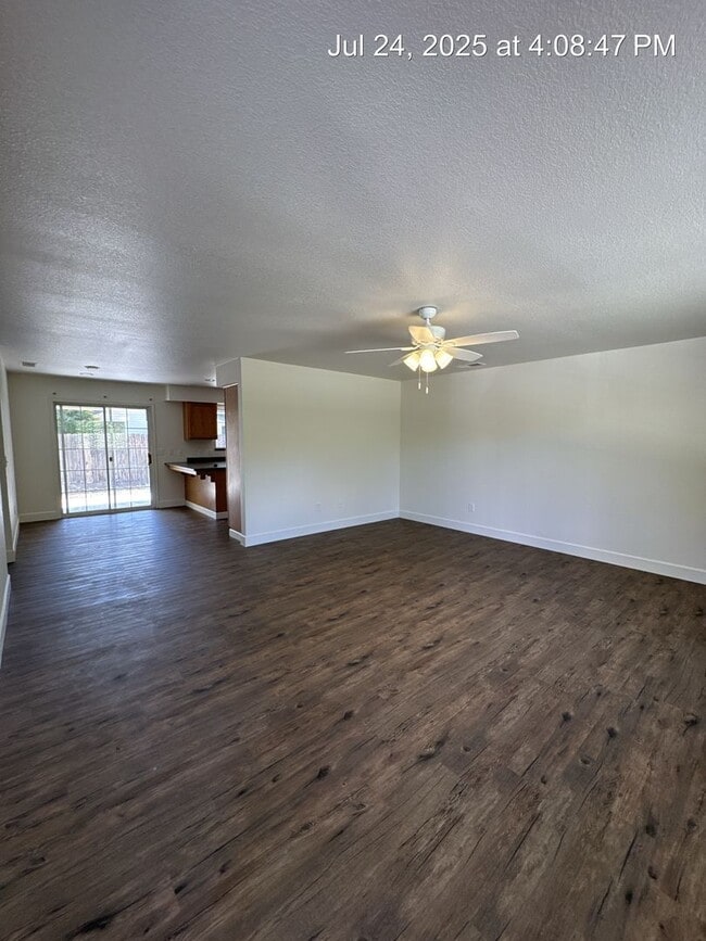 Building Photo - 3396