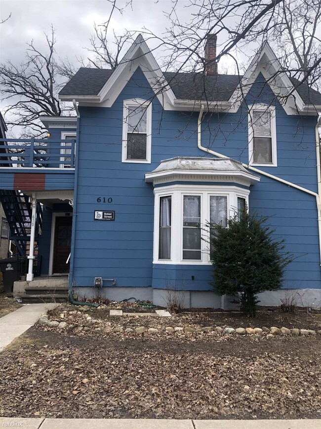 Building Photo - 1 br, 1 bath 4plex - 610 Lawrence St Unit 3