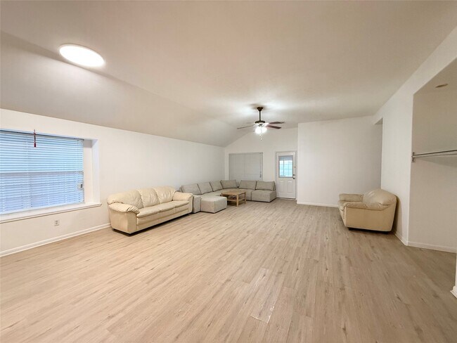 Foto del edificio - 13810 Audra Ln