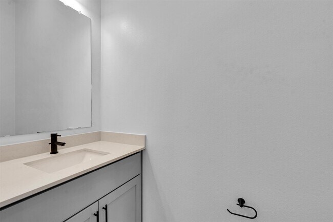 Building Photo - 1420A Forward Dr