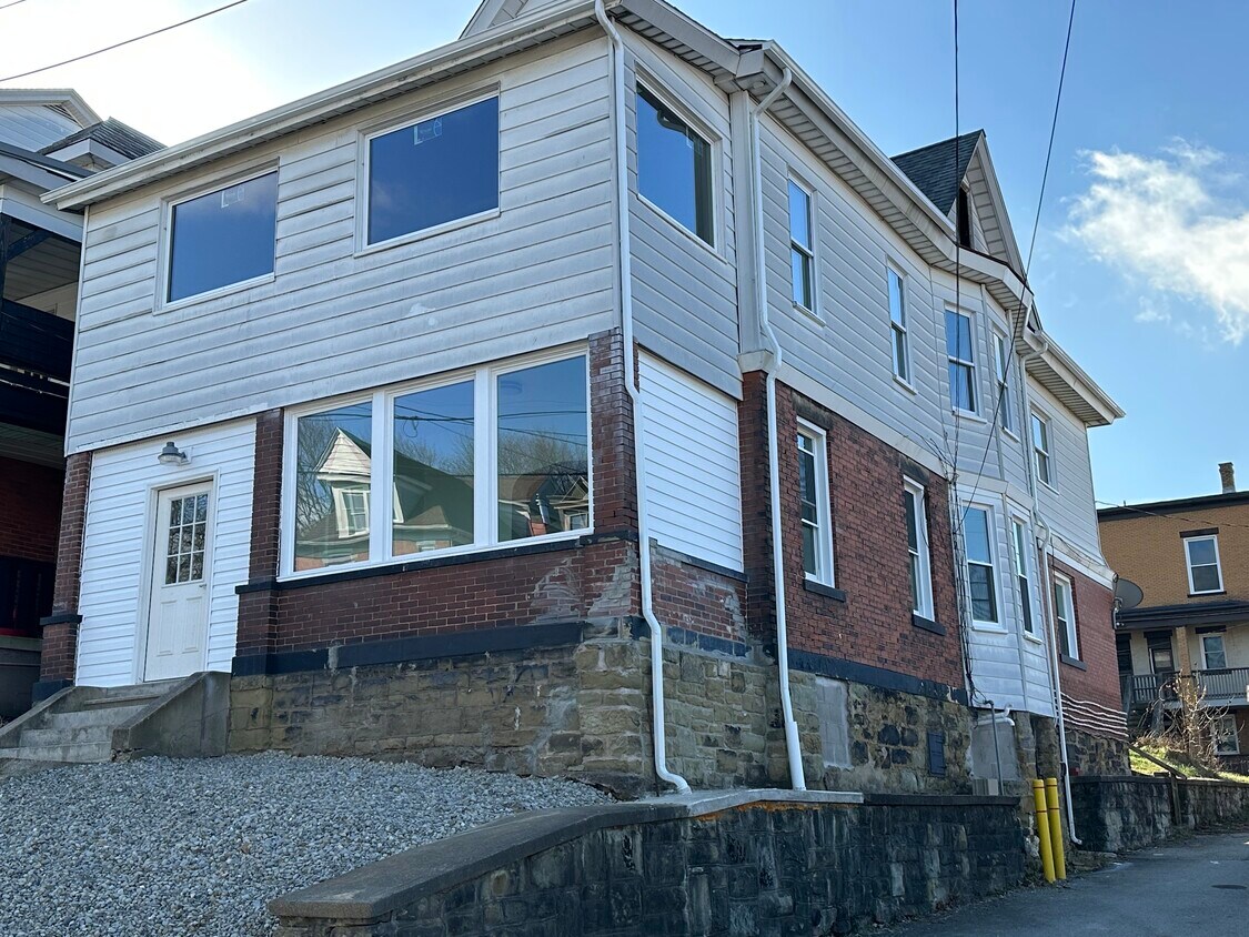 104 Magee Ave Unit 2 Jeannette PA 15644 Apartments In Jeannette PA 104-magee-ave-unit-2-jeannette-pa-15644-apartments-in-jeannette-pa