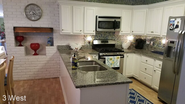 Building Photo - 5 br, 2.5 bath House - 201 Driftwood Lane