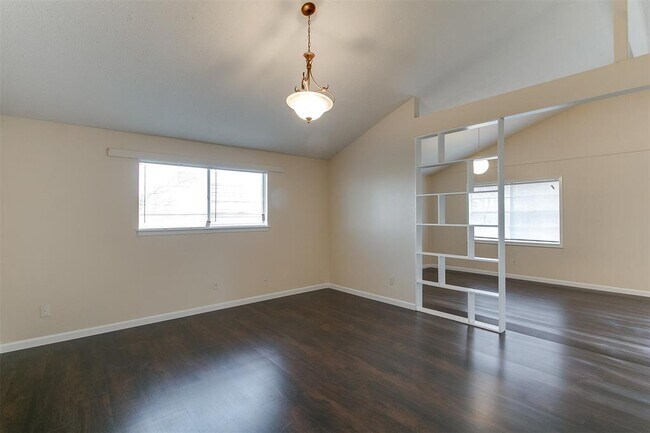 Building Photo - 6422 Darlinghurst Dr