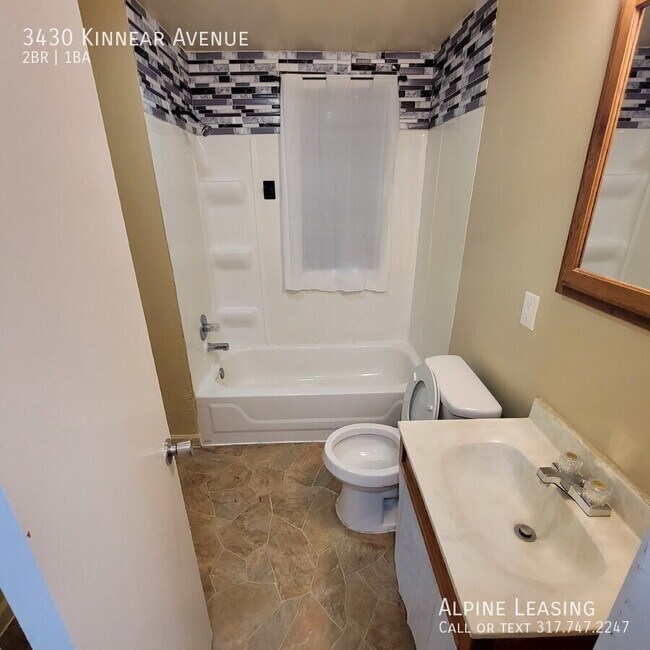 Foto del edificio - 3430 Kinnear Ave