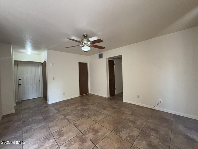 Building Photo - 4385 Ave Palermo