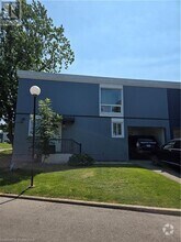 Building Photo - 25 Britten Close