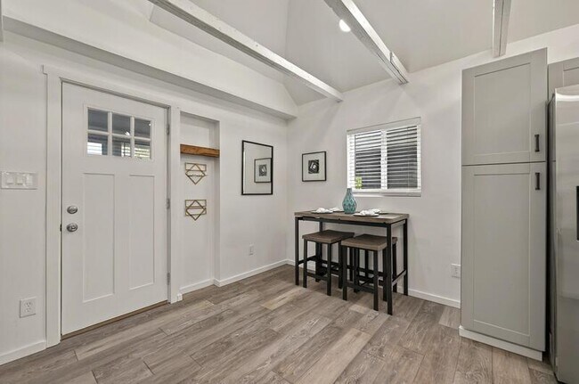 Foto del edificio - 2461 Depew St