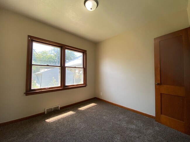 Foto del edificio - 3 bedroom house $850