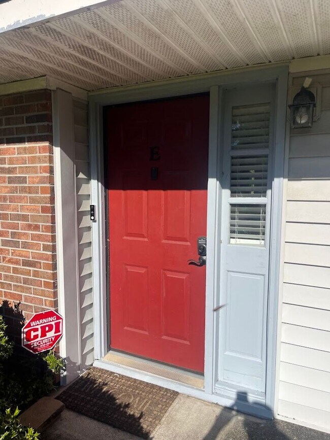 Foto del edificio - Available now. Beautiful 2 BR/1.5 BA Condo...