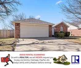 Building Photo - 829 S Liberty Dr