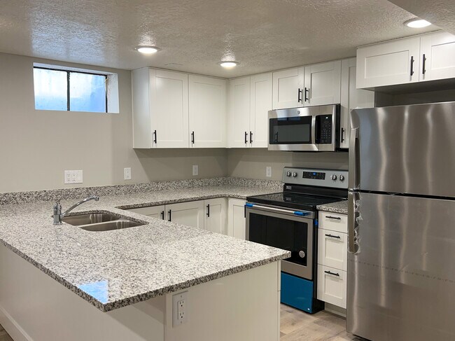 Building Photo - 702 N 100 W