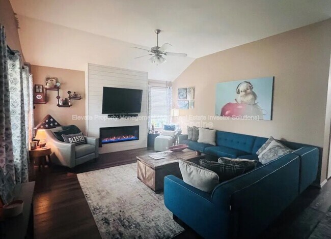 Foto del edificio - 2740 Red Fish Rd