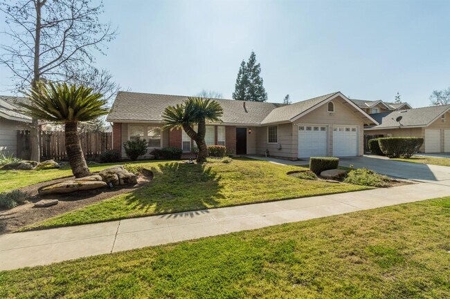 Building Photo - Beautiful 3 bedroom available