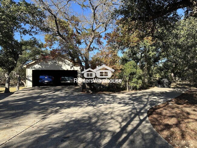 Foto del edificio - 900 Wayside Dr